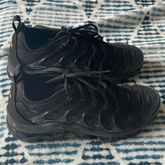 •NWOT• NIKE AIR VAPORMAX PLUS Black Nike Sneakers Shoes •FREE SHIPPING• - Picture 9 of 16